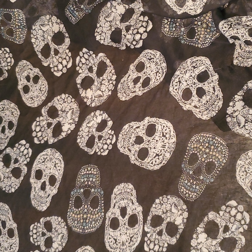 Oversized Skull Scarf